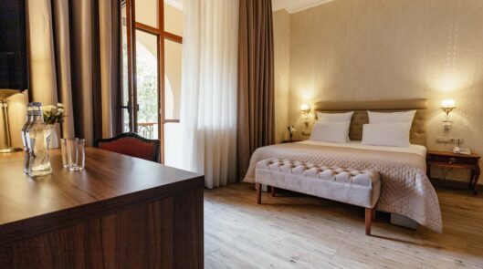 Сьют 2-комнатный с балконом Гл.корп